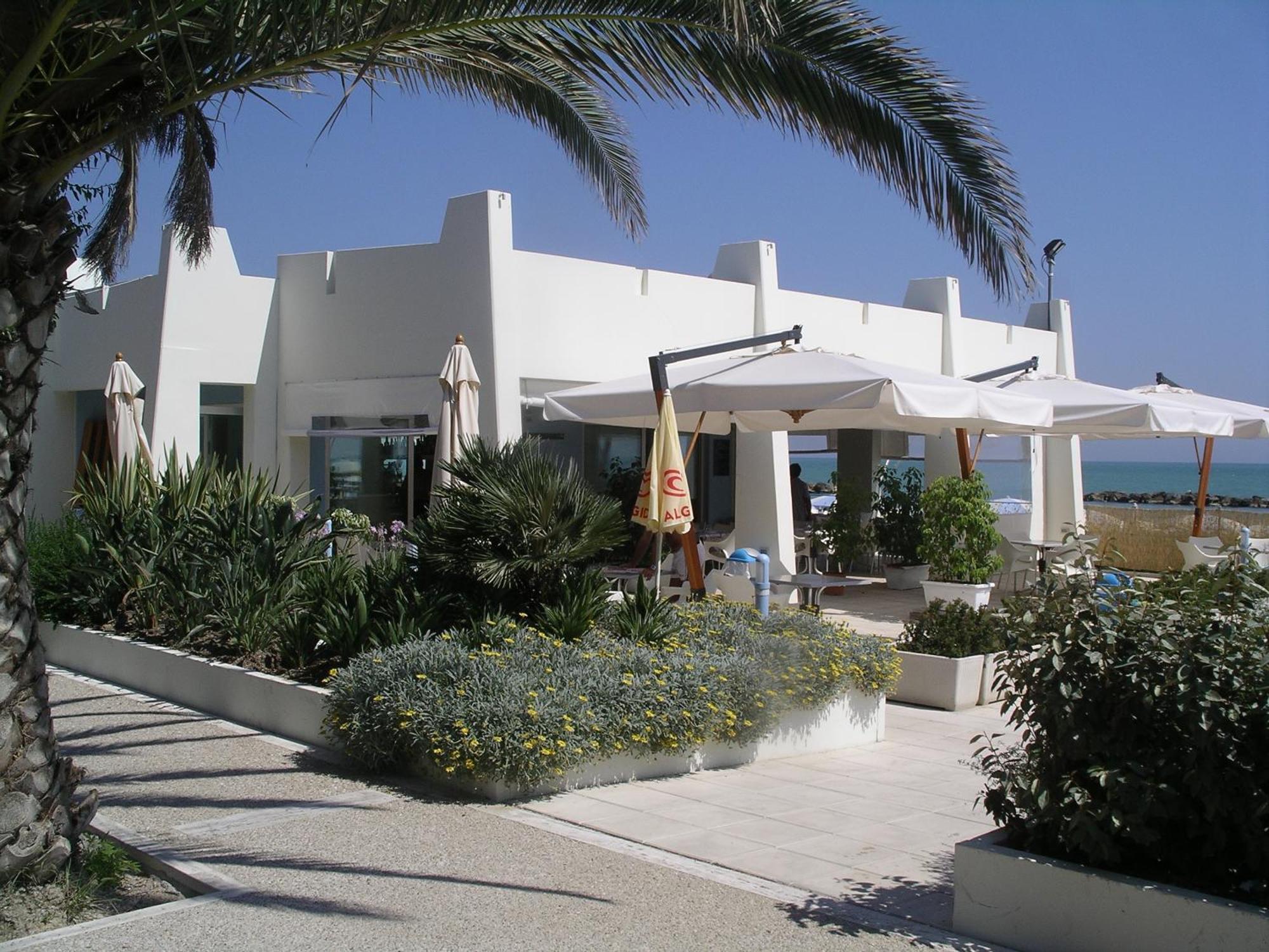 Residence I Delfini Cupra Marittima Exterior photo